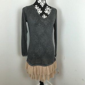 Theme V-Neck Tulle Ruffle Hem Long Sleeve Top